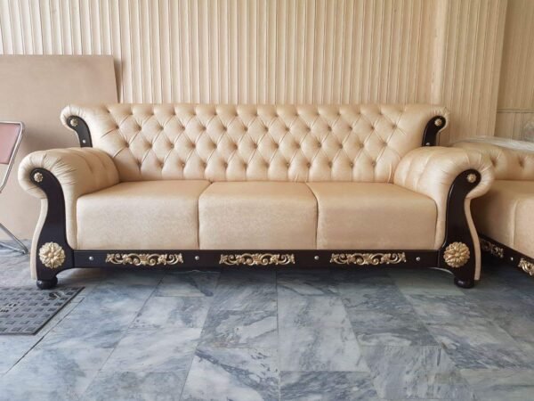 Traaditional Sofa Set